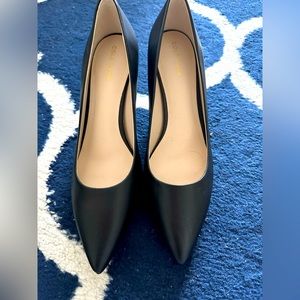 Brand new Cole Haan Grand Ambition black leather pumps!